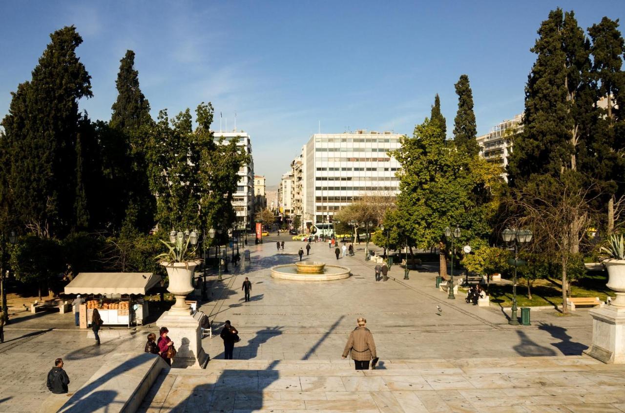 Athens Central Studio In Front Of Syntagma Metro Exterior foto